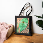 Bag, Dragonfly on a Leaf Tote Bag